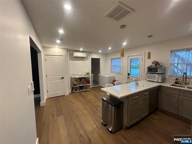 320 Lincoln Avenue, Totowa, NJ 07512