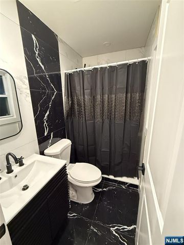 320 Lincoln Avenue, Totowa, NJ 07512