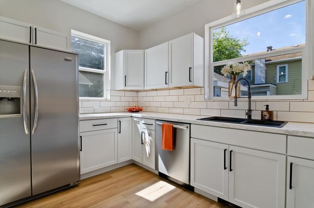 402 4TH STREET, De Pere, WI 54115