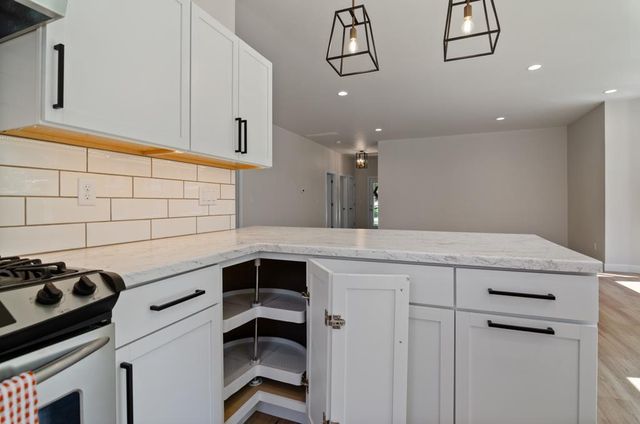 402 4TH STREET, De Pere, WI 54115