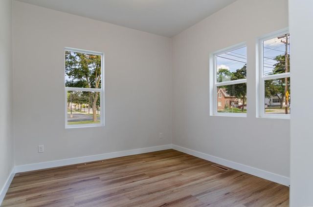 402 4TH STREET, De Pere, WI 54115