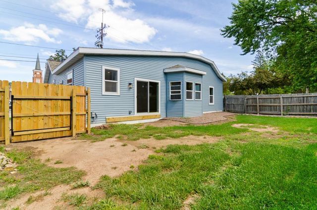 402 4TH STREET, De Pere, WI 54115