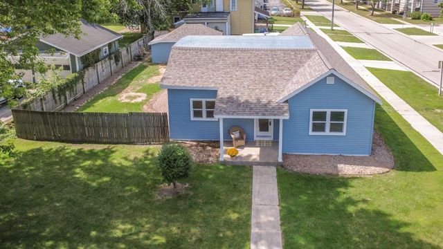 402 4TH STREET, De Pere, WI 54115