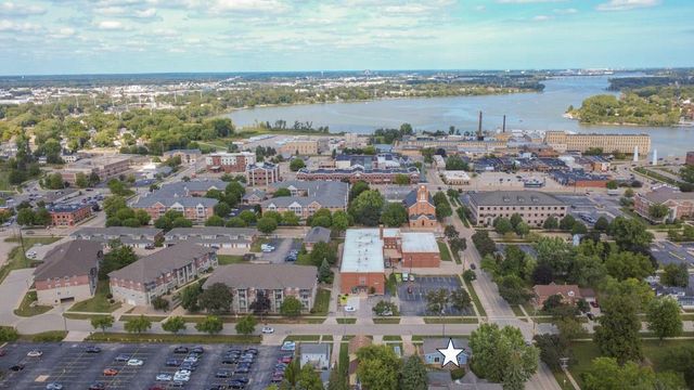 402 4TH STREET, De Pere, WI 54115