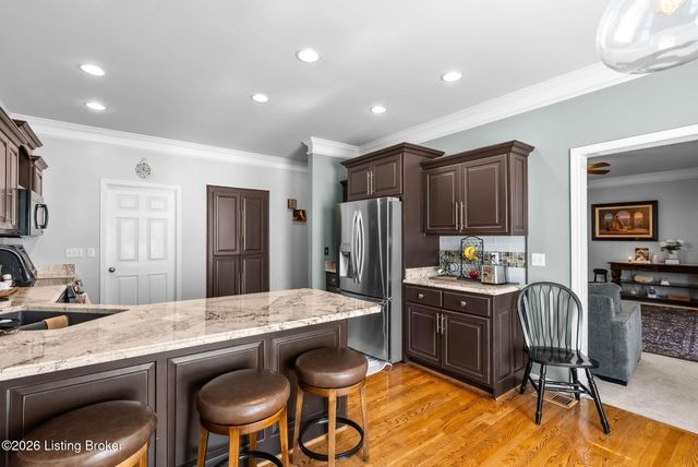 5110 Glen Cove Rd, La Grange, KY 40031