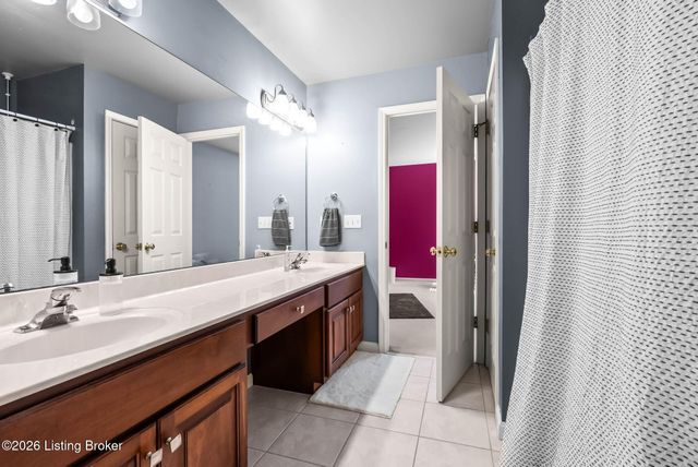 5110 Glen Cove Rd, La Grange, KY 40031