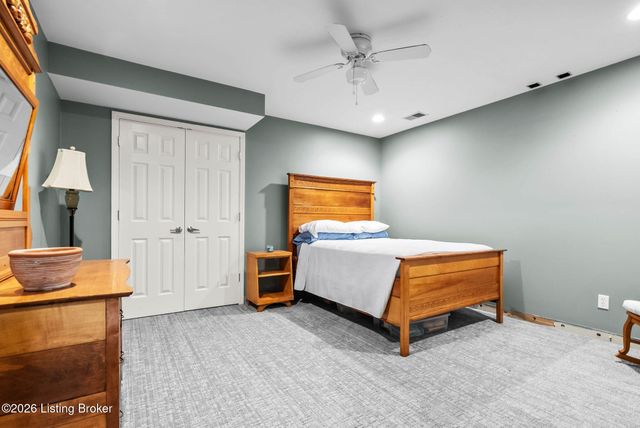 5110 Glen Cove Rd, La Grange, KY 40031
