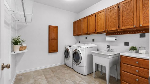 11008 West Cave BLVD, Dripping Springs, TX 78620