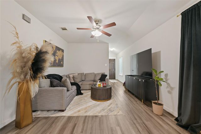 17100 Alturas Ave, Pflugerville, TX 78660