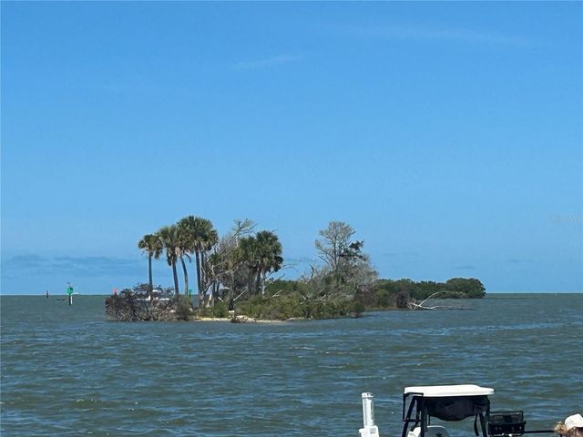 38 65TH STREET, Yankeetown, FL 34498