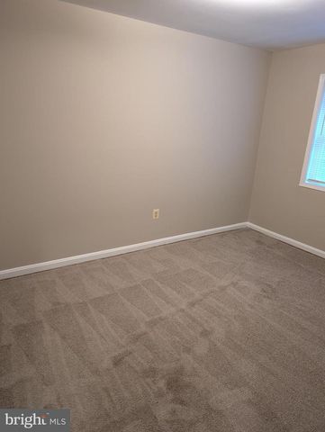 2311 KIRBY DR, Temple Hills, MD 20748