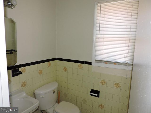 2311 KIRBY DR, Temple Hills, MD 20748