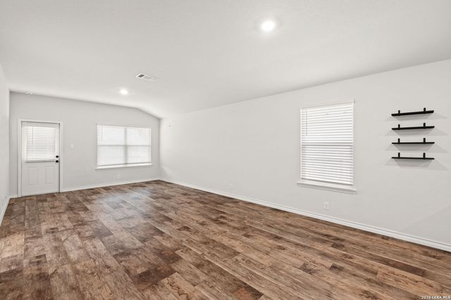 165 KAKAPO DR, San Antonio, TX 78253