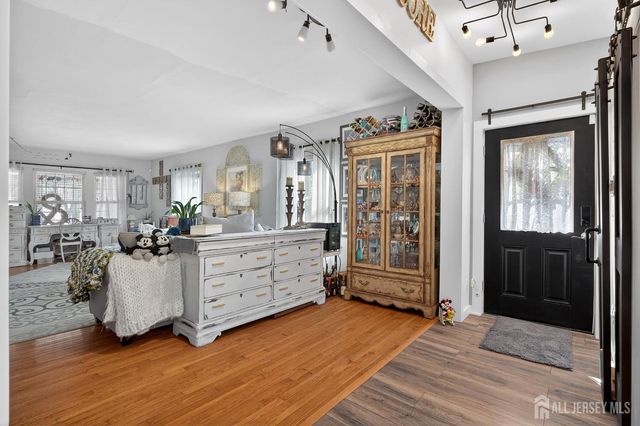 151 Beechwood Avenue, Middlesex, NJ 08846