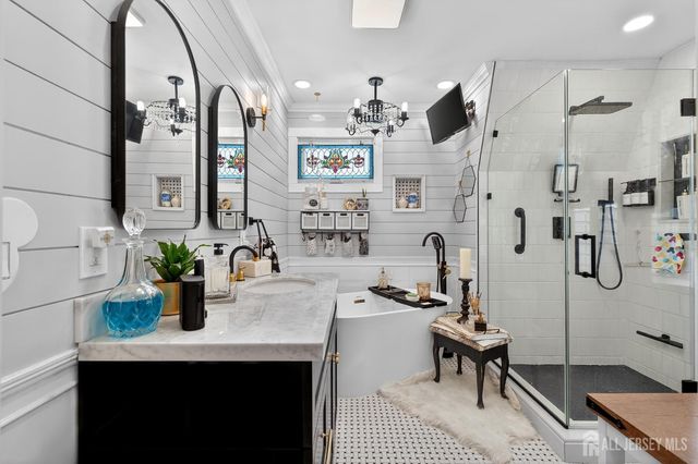 151 Beechwood Avenue, Middlesex, NJ 08846