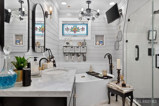 151 Beechwood Avenue, Middlesex, NJ 08846