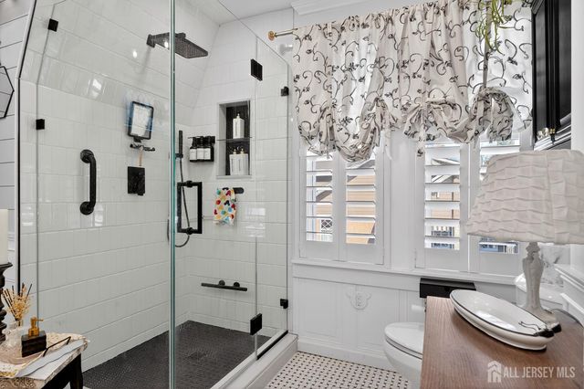 151 Beechwood Avenue, Middlesex, NJ 08846