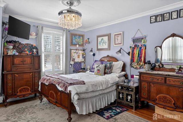 151 Beechwood Avenue, Middlesex, NJ 08846