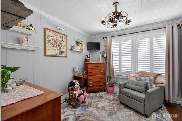 151 Beechwood Avenue, Middlesex, NJ 08846