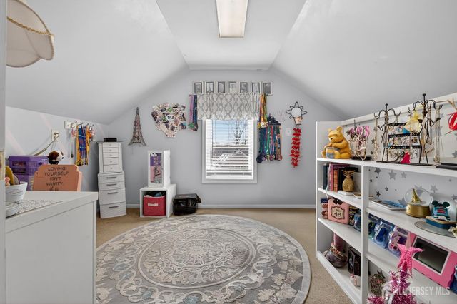 151 Beechwood Avenue, Middlesex, NJ 08846