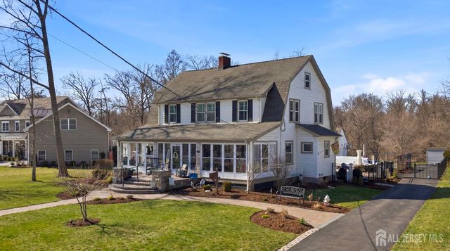 151 Beechwood Avenue, Middlesex, NJ 08846