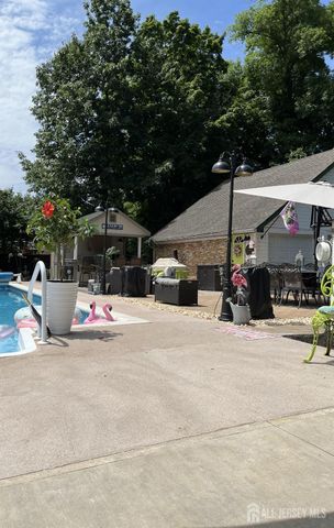 151 Beechwood Avenue, Middlesex, NJ 08846