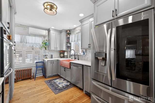 151 Beechwood Avenue, Middlesex, NJ 08846