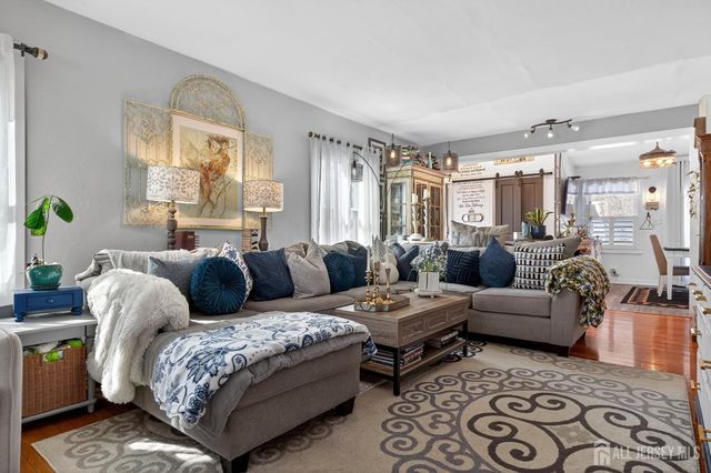 151 Beechwood Avenue, Middlesex, NJ 08846