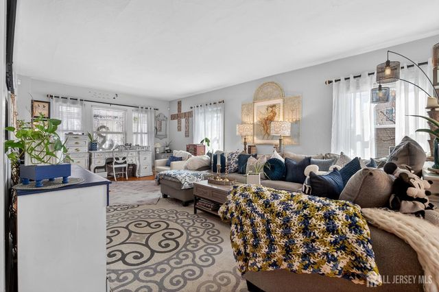 151 Beechwood Avenue, Middlesex, NJ 08846