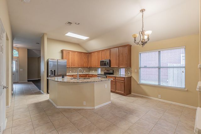 611 Primavera Drive, Arlington, TX 76002