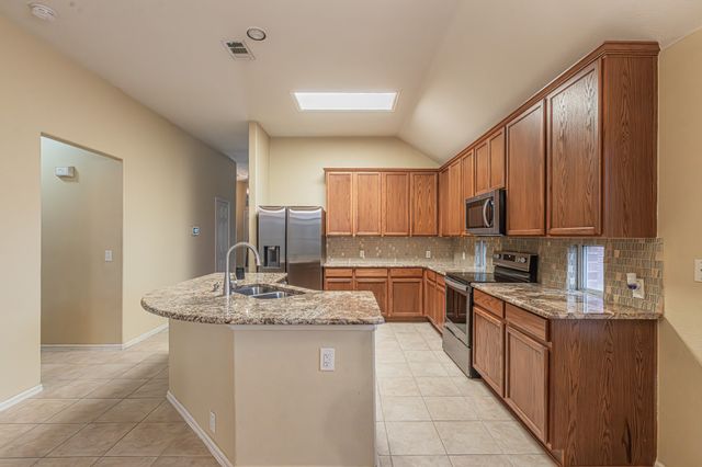 611 Primavera Drive, Arlington, TX 76002