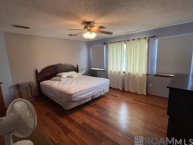 7740 False River Rd, Oscar, LA 70762