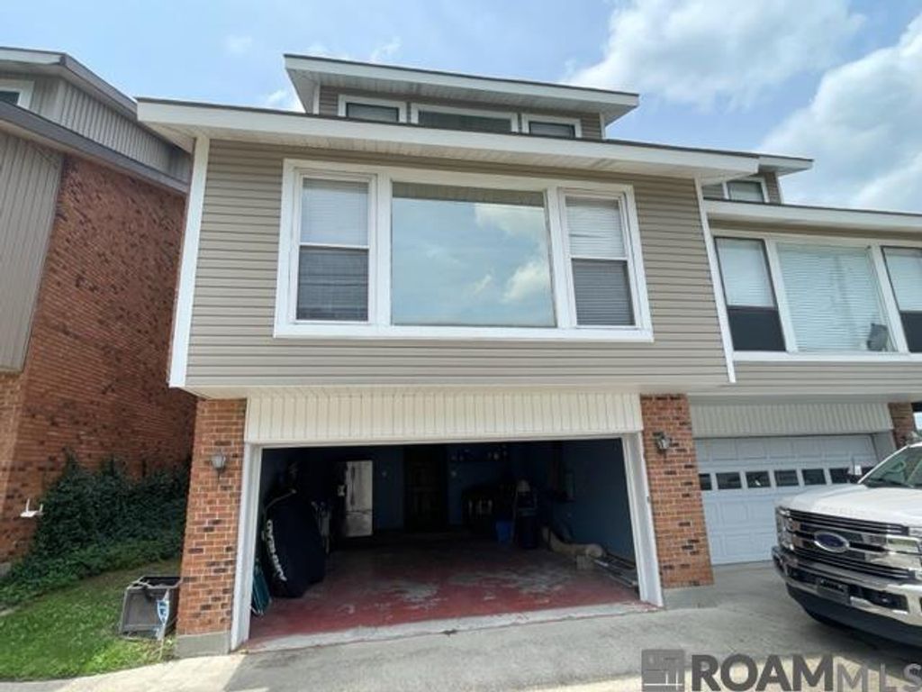 7740 False River Rd, Oscar, LA 70762