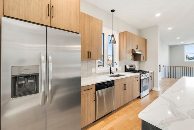 6016 S MAYFIELD Avenue, Chicago, IL 60638