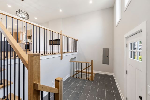 6016 S MAYFIELD Avenue, Chicago, IL 60638