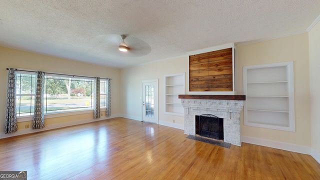 210 Parker Avenue N, Brooklet, GA 30415