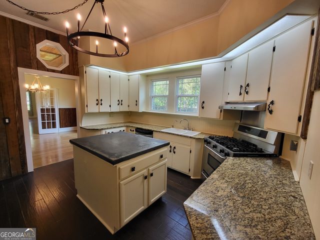 210 Parker Avenue N, Brooklet, GA 30415