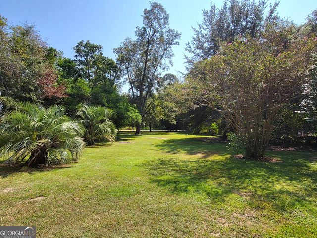 210 Parker Avenue N, Brooklet, GA 30415