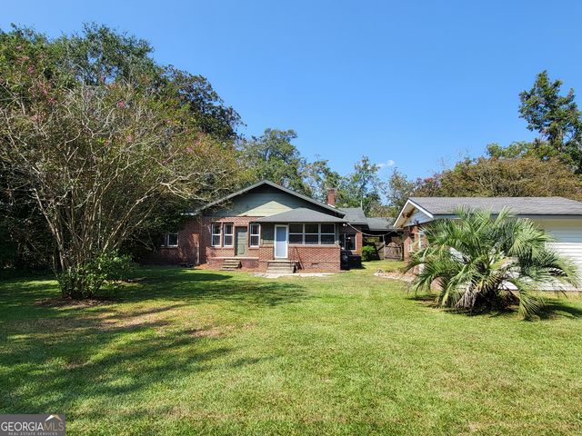 210 Parker Avenue N, Brooklet, GA 30415