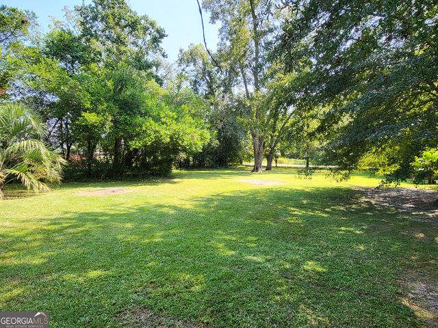 210 Parker Avenue N, Brooklet, GA 30415