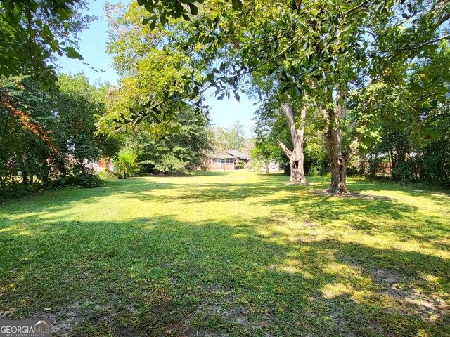 210 Parker Avenue N, Brooklet, GA 30415