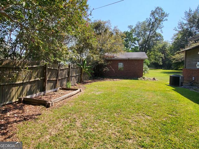 210 Parker Avenue N, Brooklet, GA 30415