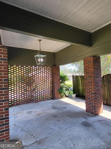 210 Parker Avenue N, Brooklet, GA 30415