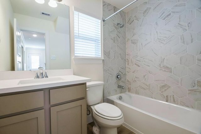 11416 Lucky Falls, South Houston, TX 77047