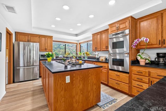 21041 Black Canyon Road, Ramona, CA 92065