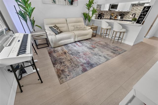 5205 OAK CHARTER COURT, Temple Terrace, FL 33617