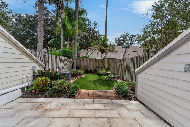 5205 OAK CHARTER COURT, Temple Terrace, FL 33617