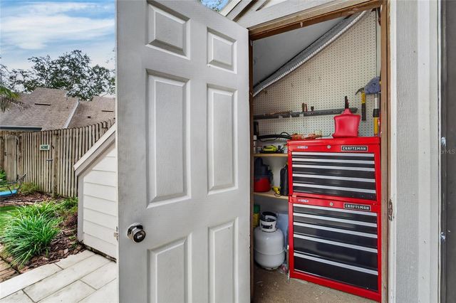 5205 OAK CHARTER COURT, Temple Terrace, FL 33617