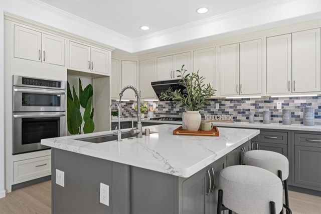 34306 Torrey Pine Ln, Union City, CA 94587