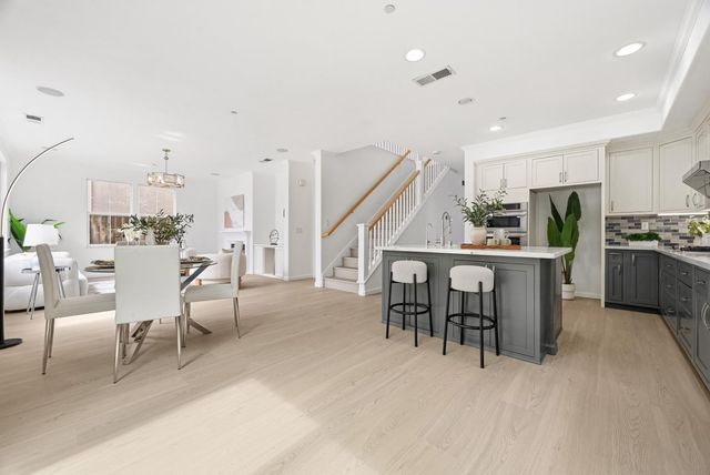 34306 Torrey Pine Ln, Union City, CA 94587